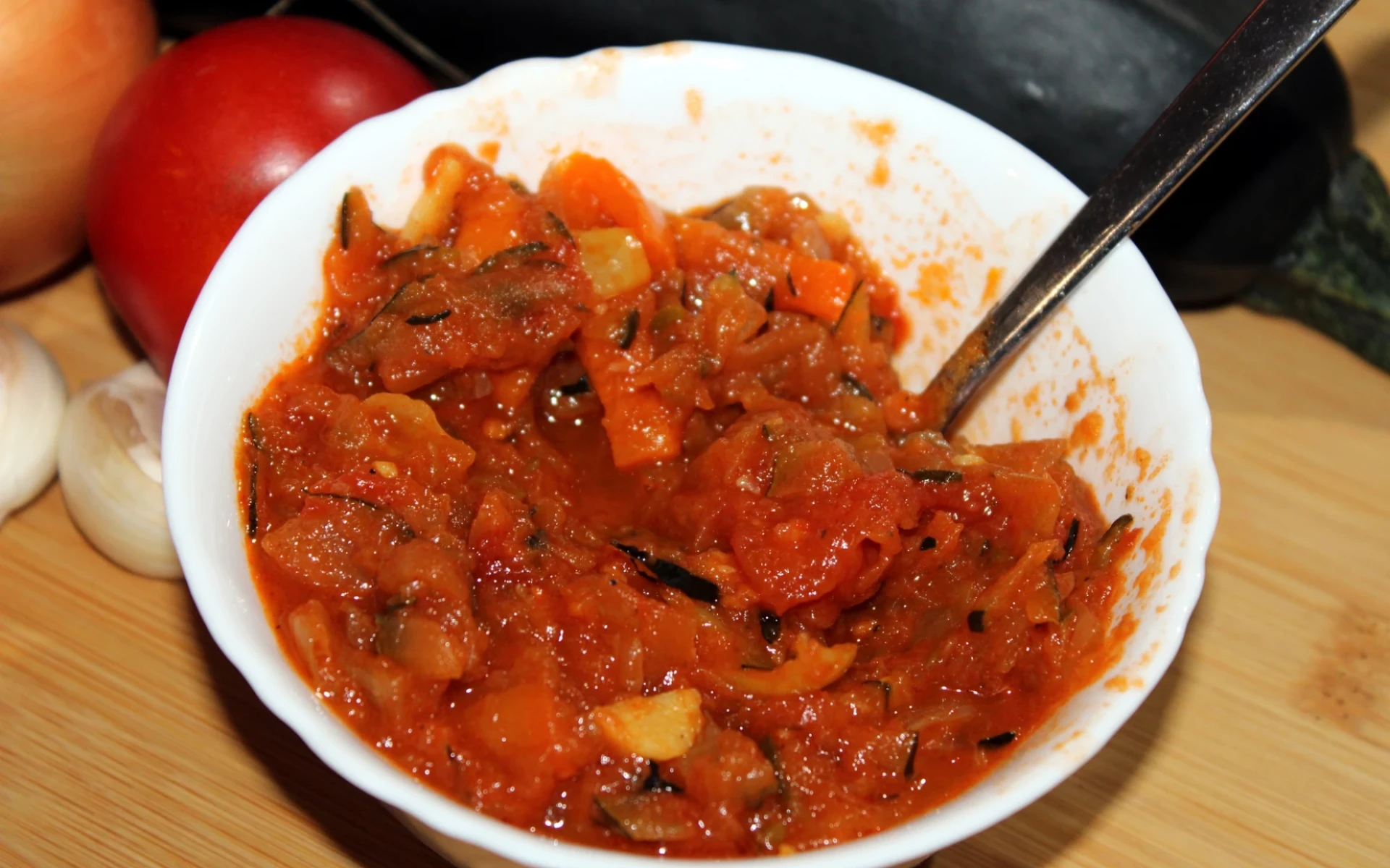 Jak zpracovat rajčata: Vyzkoušejte lahodnou a velice jednoduchou topinkovou směs