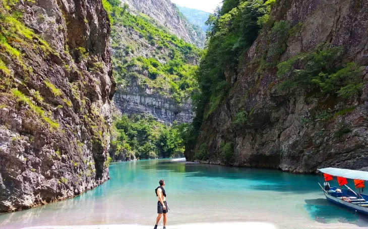 Albánie - řeka Shala