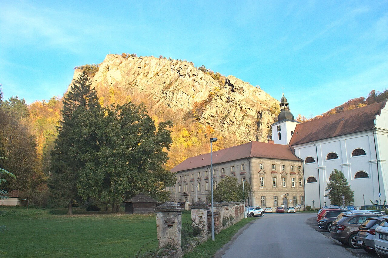 Svatý Jan pod Skalou