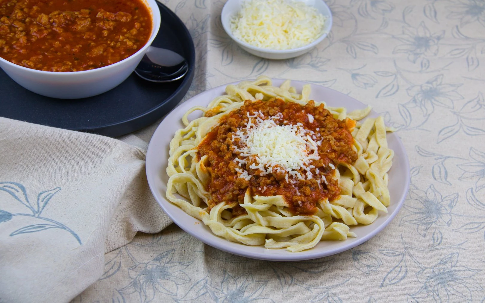 Jako od italské babičky: Domácí tagliatelle s poctivou boloňskou omáčkou