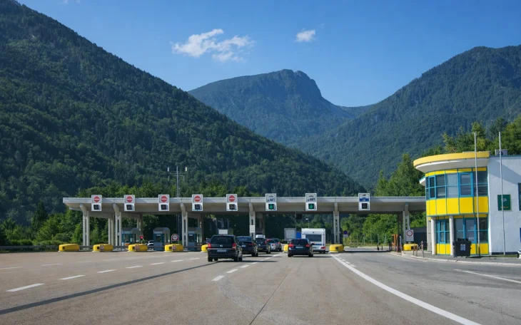 Mýtné brány před tunelem Karavanky