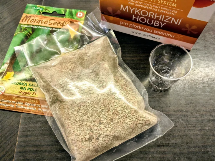 Mykorhizní houby Mykorhizní houby pod sazenice paprik