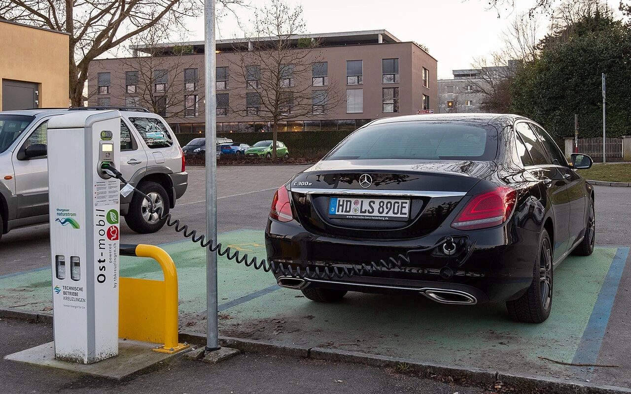 Plug-in hybrid: Jak funguje a kdy se opravdu vyplatí?