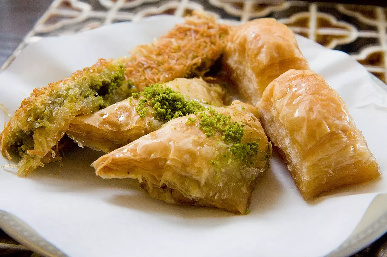 Chystáte se do Řecka? Pokrmy jako yemista nebo baklava musíte rozhodně ochutnat