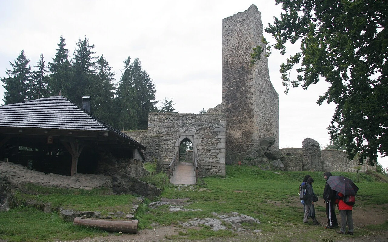 Zapomenuté hrady, které ožívají díky nadšencům: Soukromníci vracejí život středověkým památkám