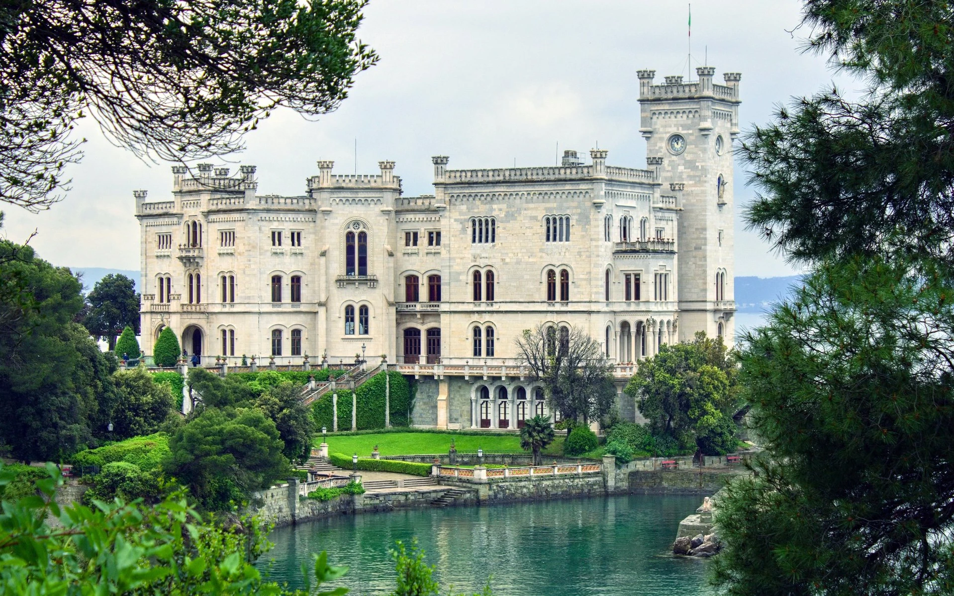 Zámek Miramare, Terst