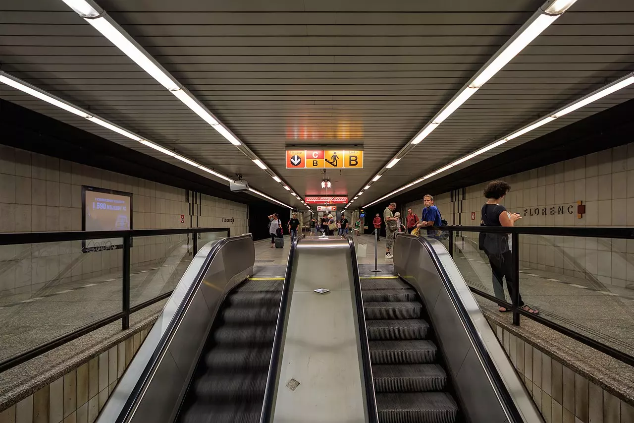 Stanice metra Florenc se rozzáří novou světelnou stěnou