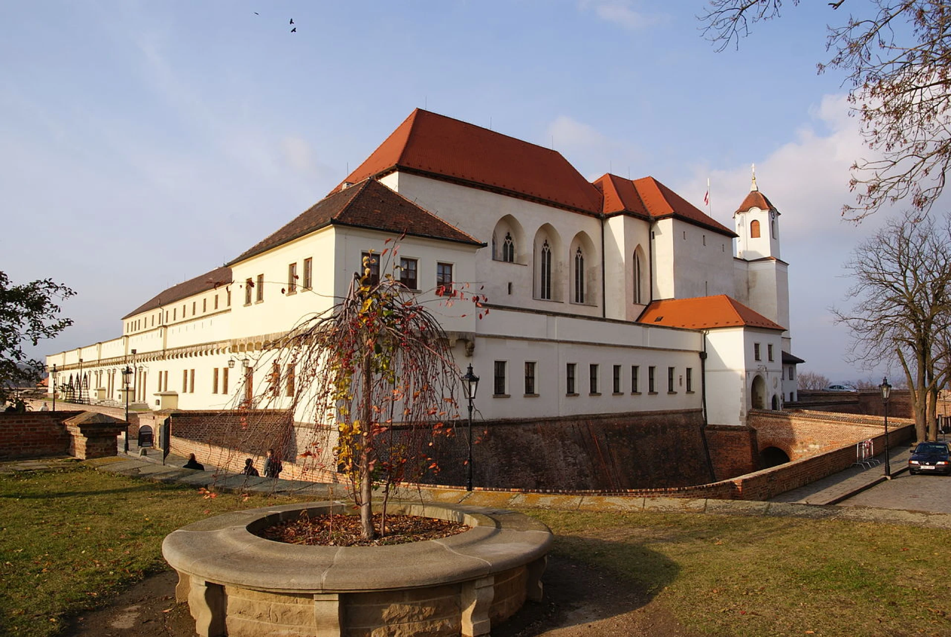 Hrad Špilberk je jednou z nejvýraznějších dominant města Brna a patří mezi nejnavštěvovanější památky v celém kraji. Byl založen ve 13. století českým králem Přemyslem Otakarem II.