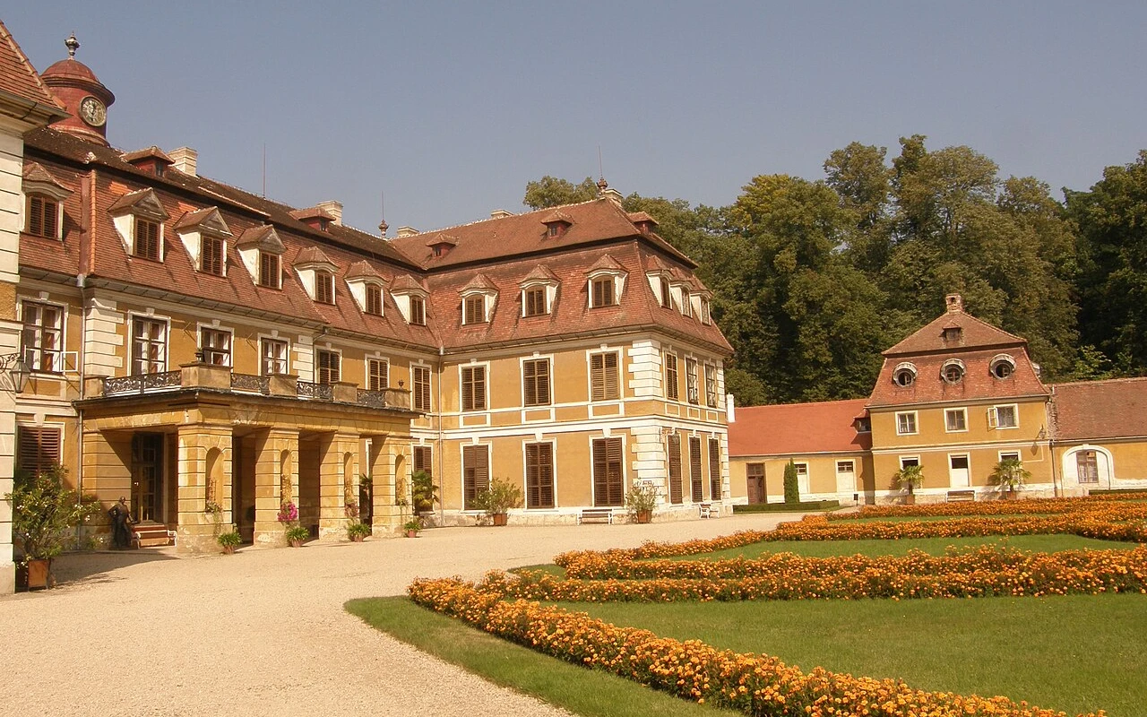 Zapomenuté a méně známé zámky jižní Moravy: Lysice, Rájec nad Svitavou a Jevišovice