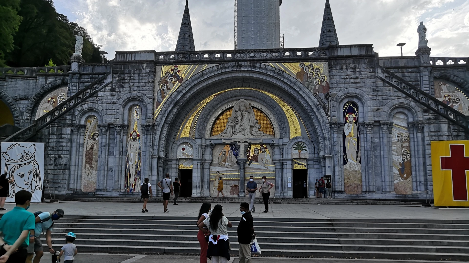 Francouzské město Lourdes: jedno z nejdůležitějších poutních míst světa