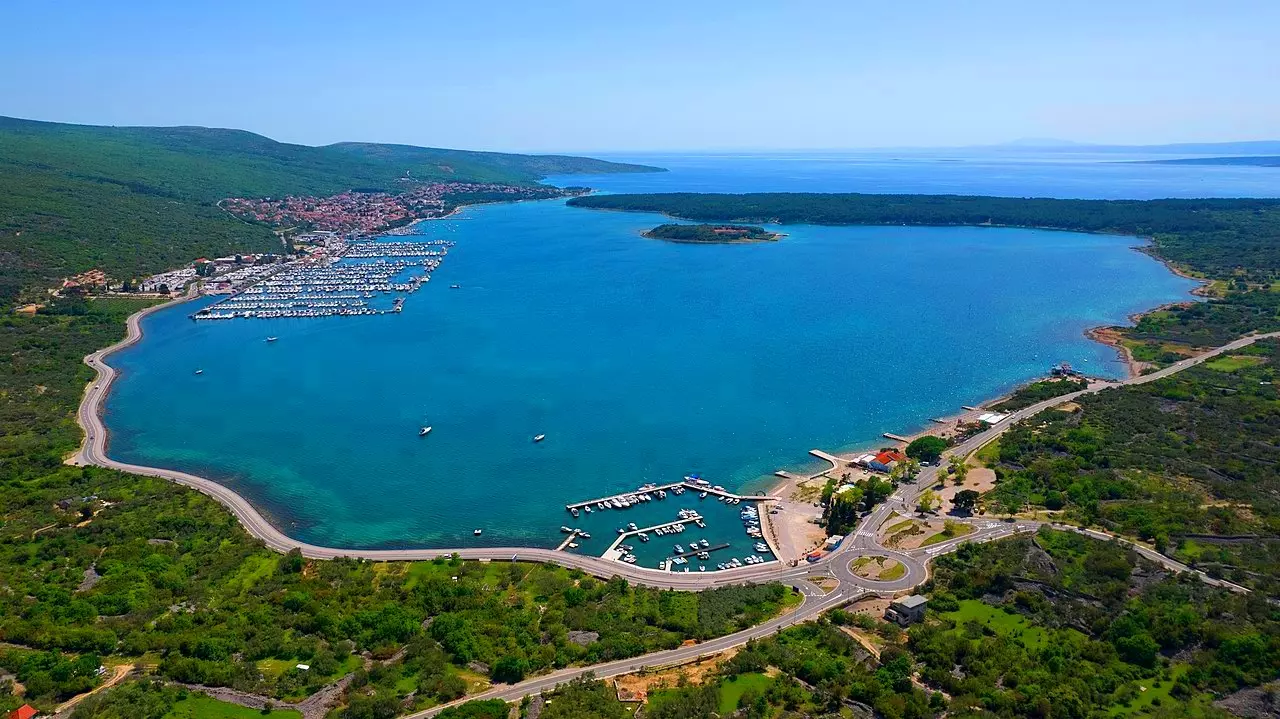 Podzimní Chorvatsko: Za koupáním i turistikou do Punatu