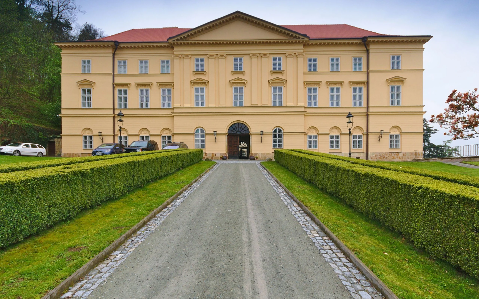 Zámek Boskovice: Šlechtická elegance, tajemné sklepy a příběhy z dob monarchie