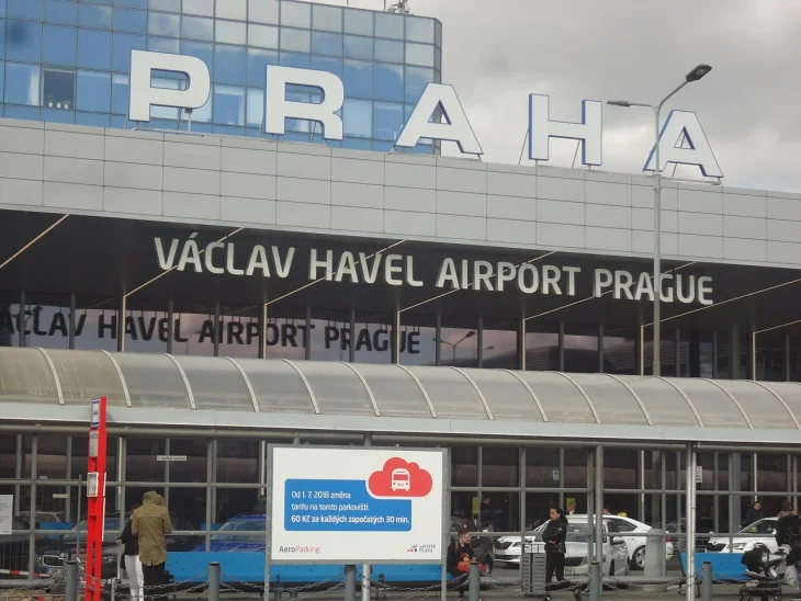Letišti Václava Havla: Konec vybalování tekutin