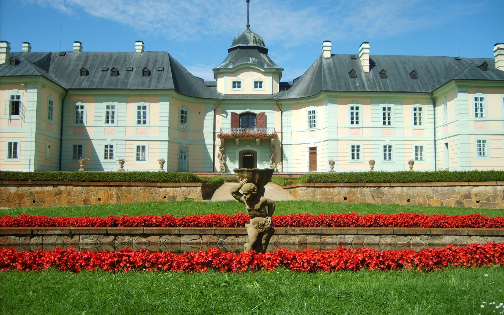 Skrytý ráj v Plzeňském kraji: Objevte nejkrásnější zámecké zahrady, o kterých jste netušili