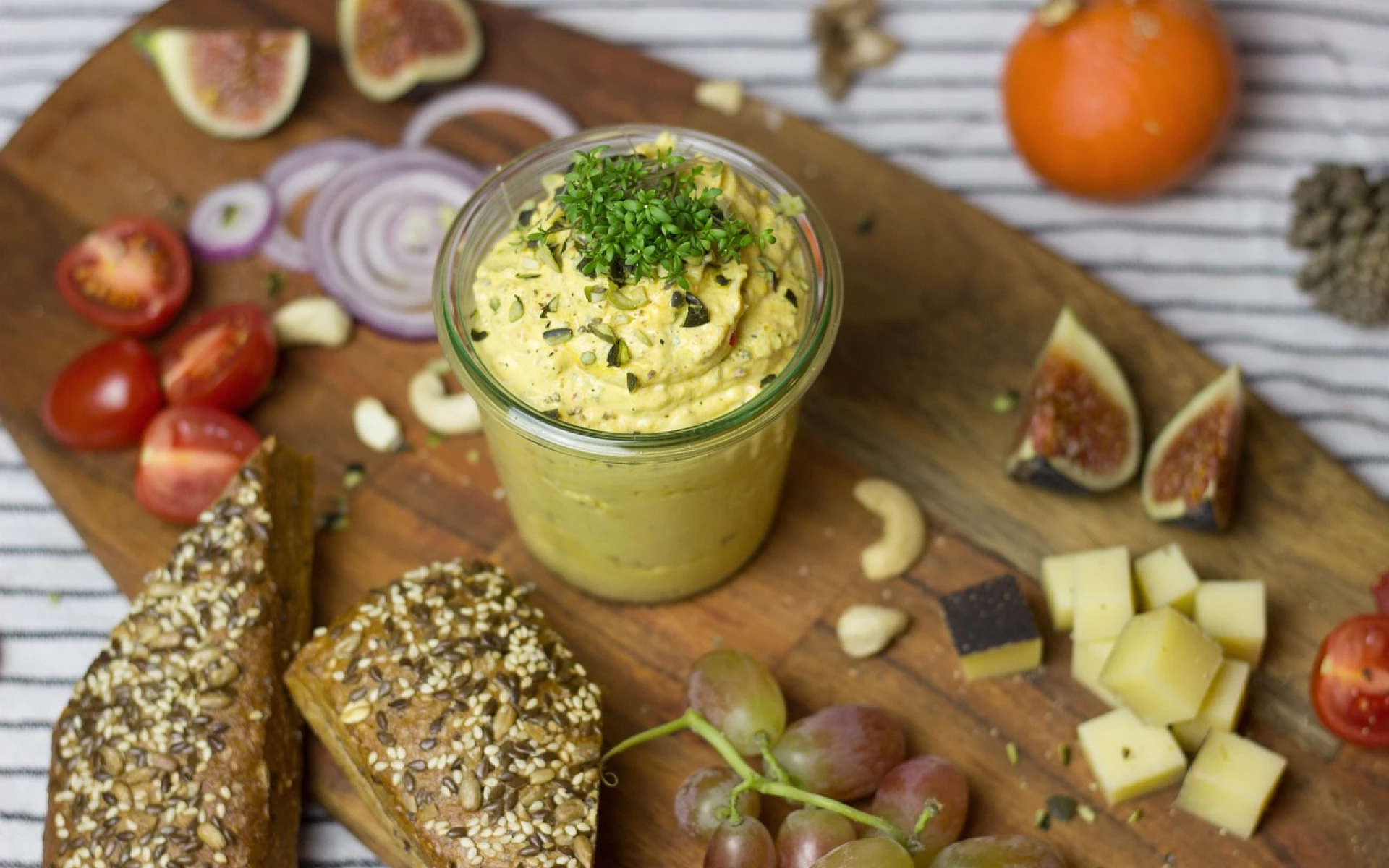 3 tipy na babiččiny pomazánky. Připomeňte si dobroty z babiččiny kuchařky