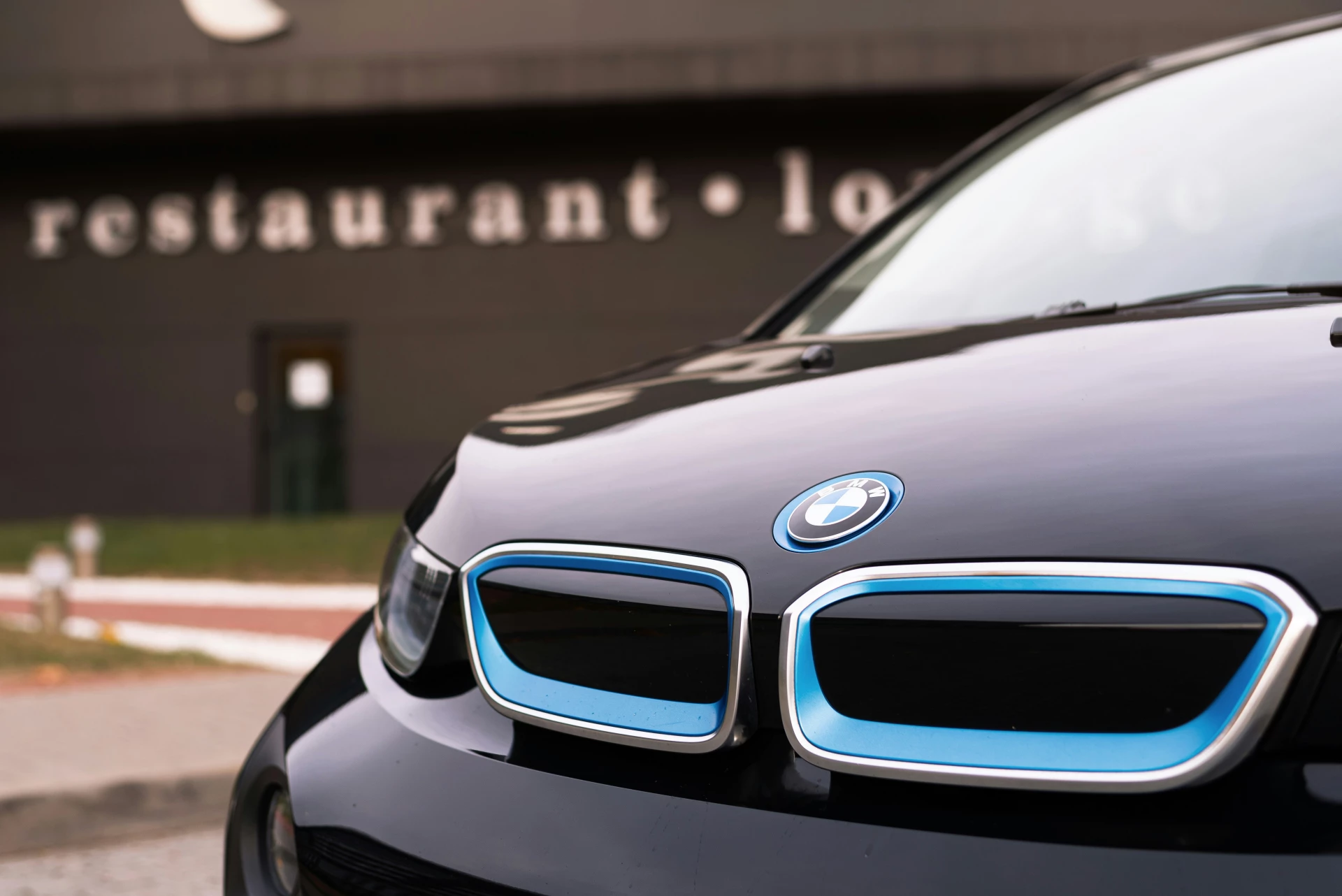 Budoucí generace elektromobilů BMW bude mít obousměrné nabíjení