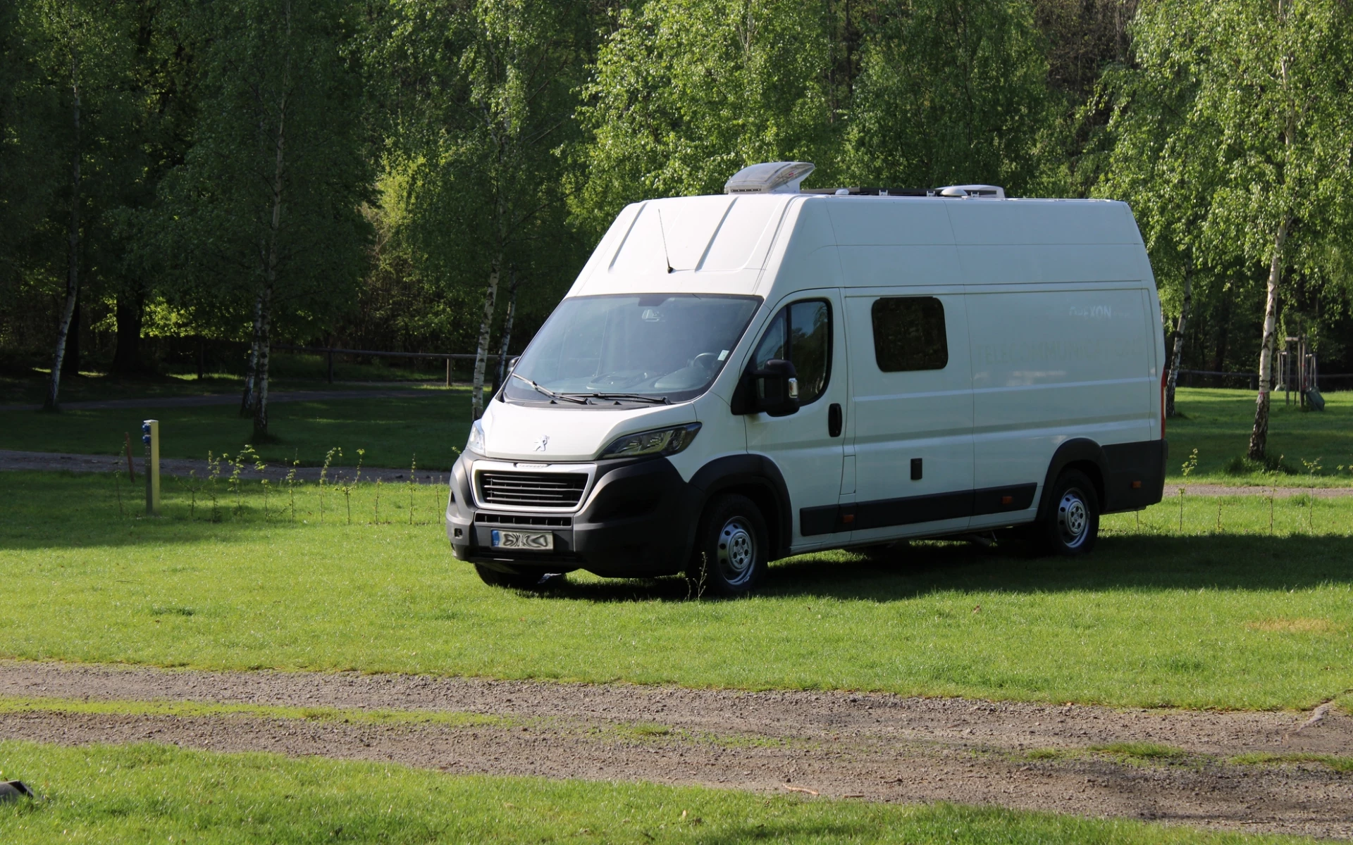 Přestavba dodávky 3. díl: Při řezání do karoserie musíte dodržet jednoduché pravidlo, aneb jak na instalaci oken