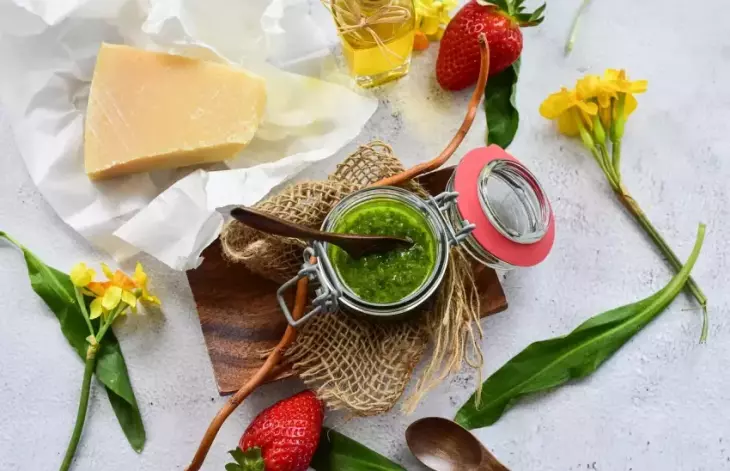 pesto z medvědího česneku pesto z medvědího česneku
