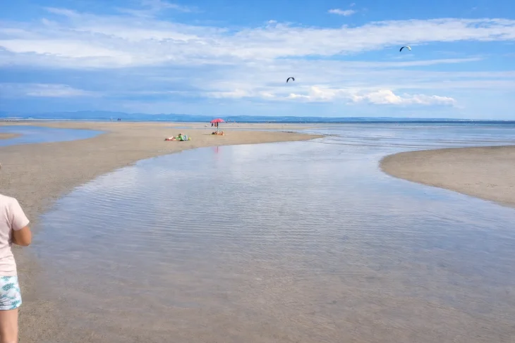 Pláž v Grado při odlivu