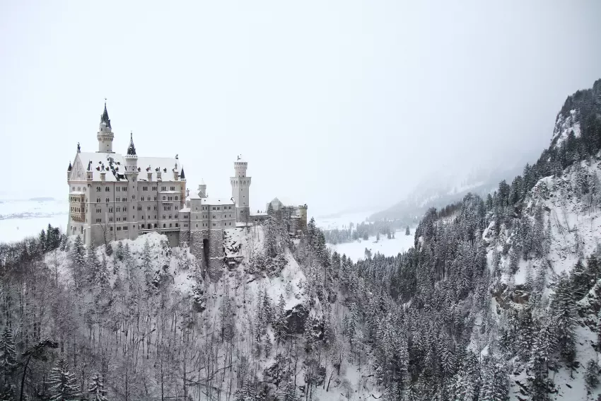 Neuschwanstein je romantickou vzpomínkou na Ludvíka II.