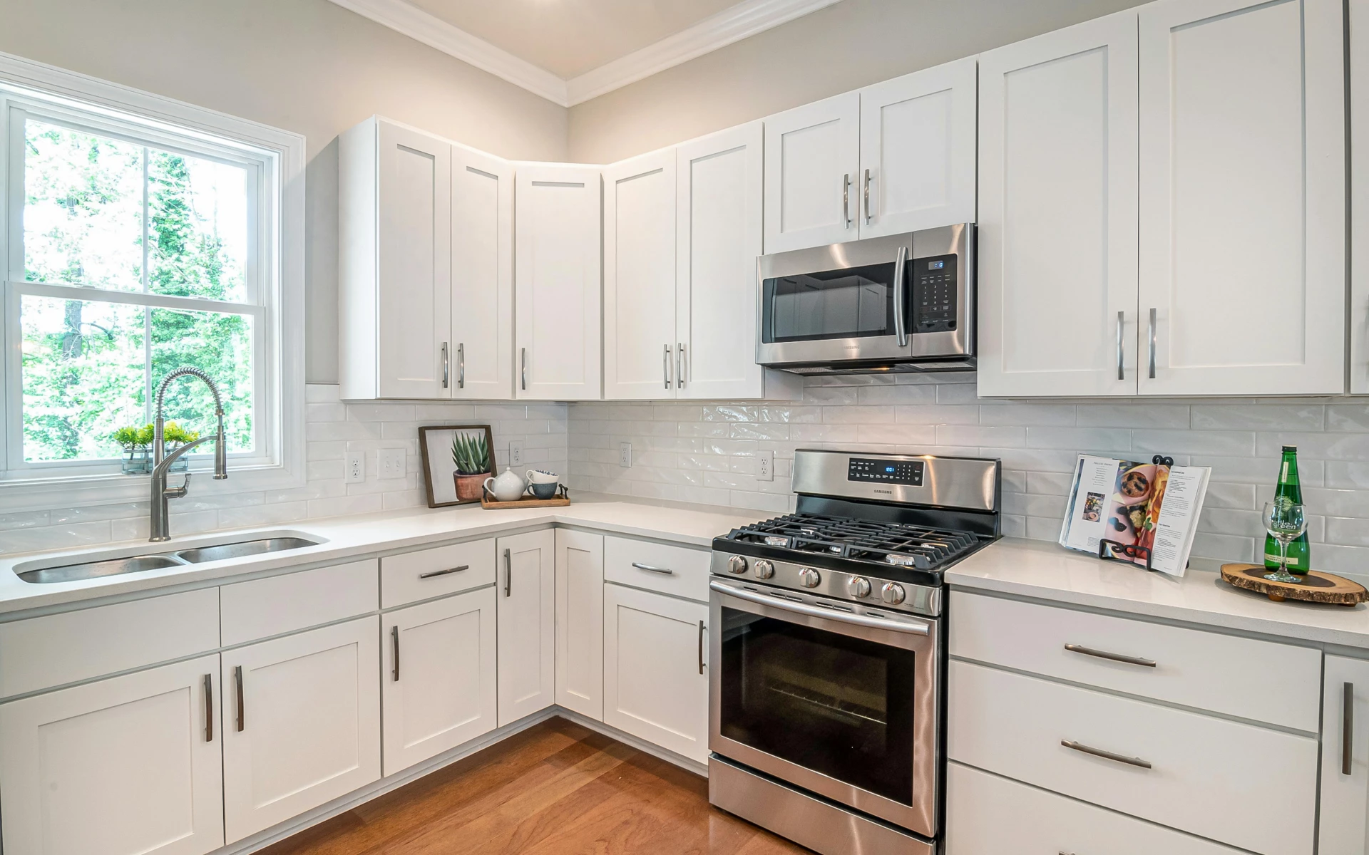 Jak odstranit zápach z mikrovlnné trouby: Osvojte si jednoduchý trik, který vás potíží zbaví