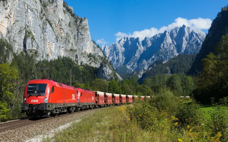Vlak v rakouských horách