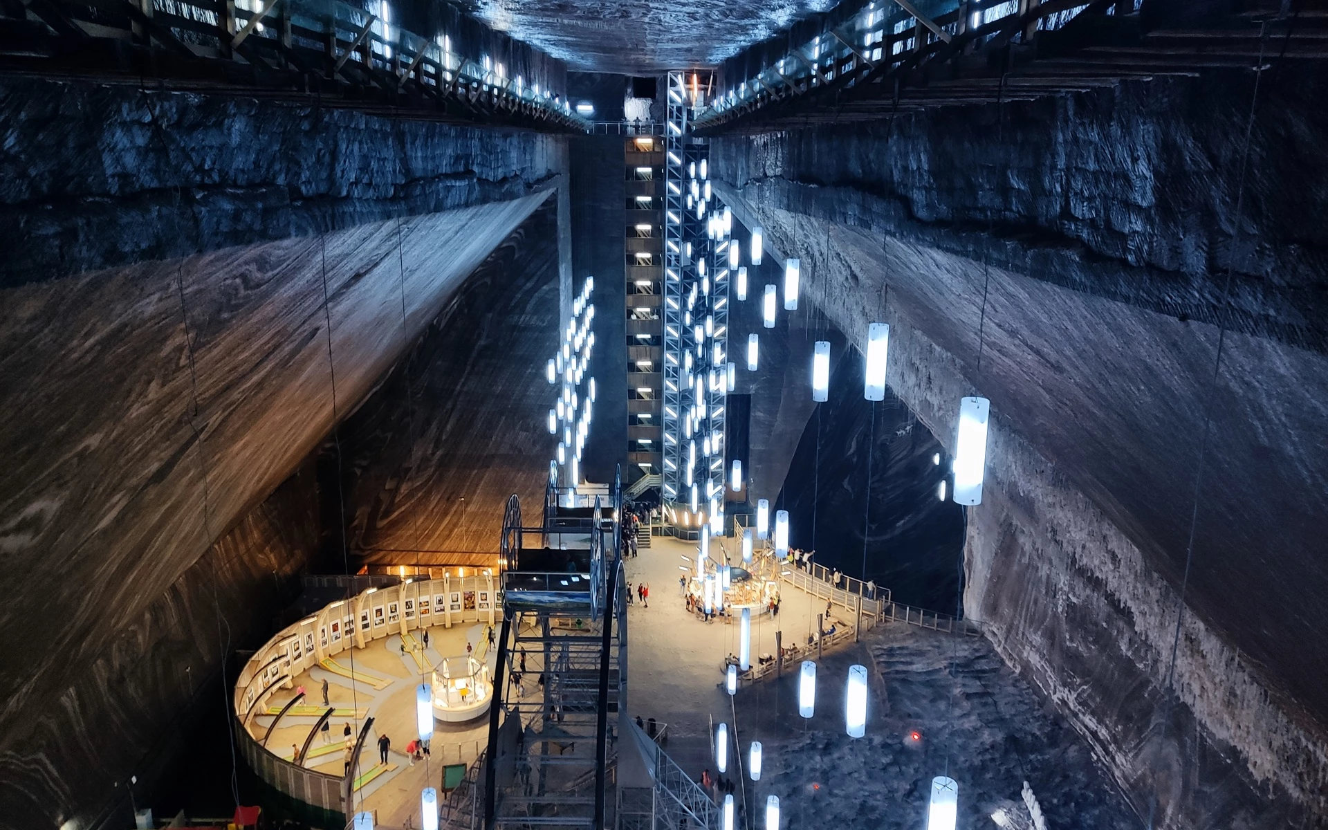 Salina Turda: Nejzajímavější podzemí na světě vytvořené člověkem – to je solný důl v Rumunsku