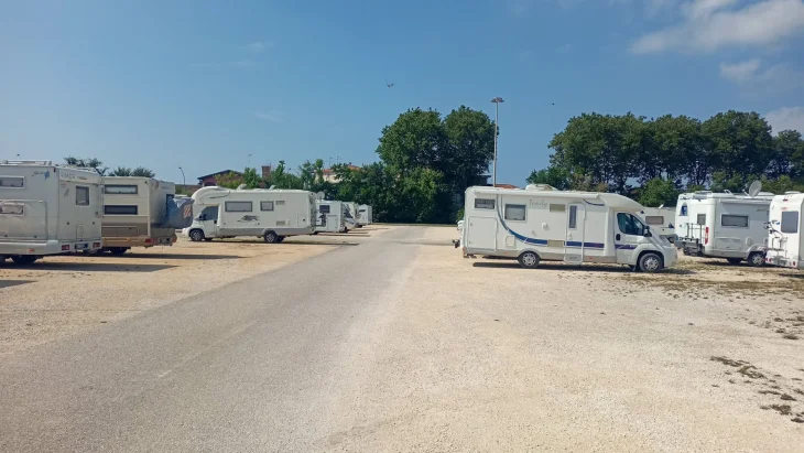 Parkování v Caorle
