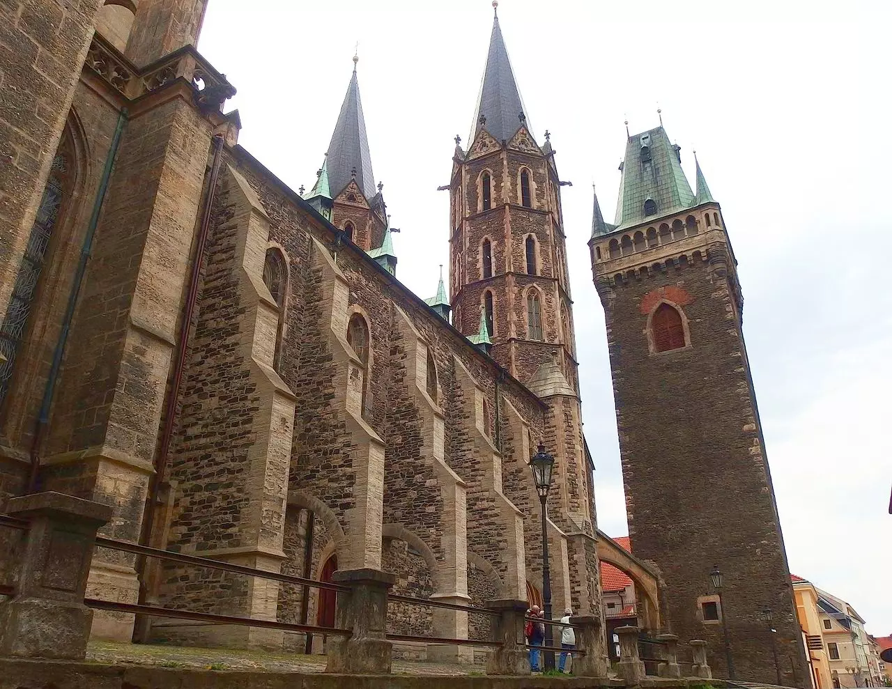 Chrám sv. Bartoloměje: Pozapomenutá perla v průmyslové tepně Polabí